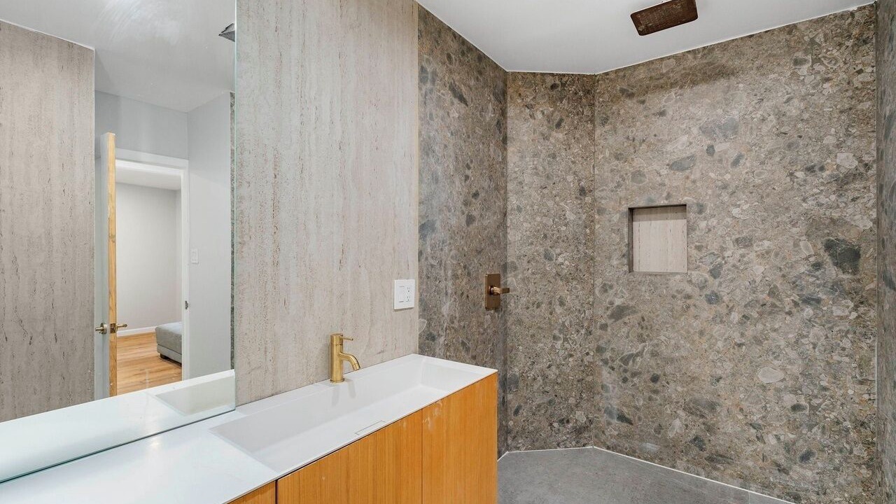 Photo of Bathroom in The Bird Streets