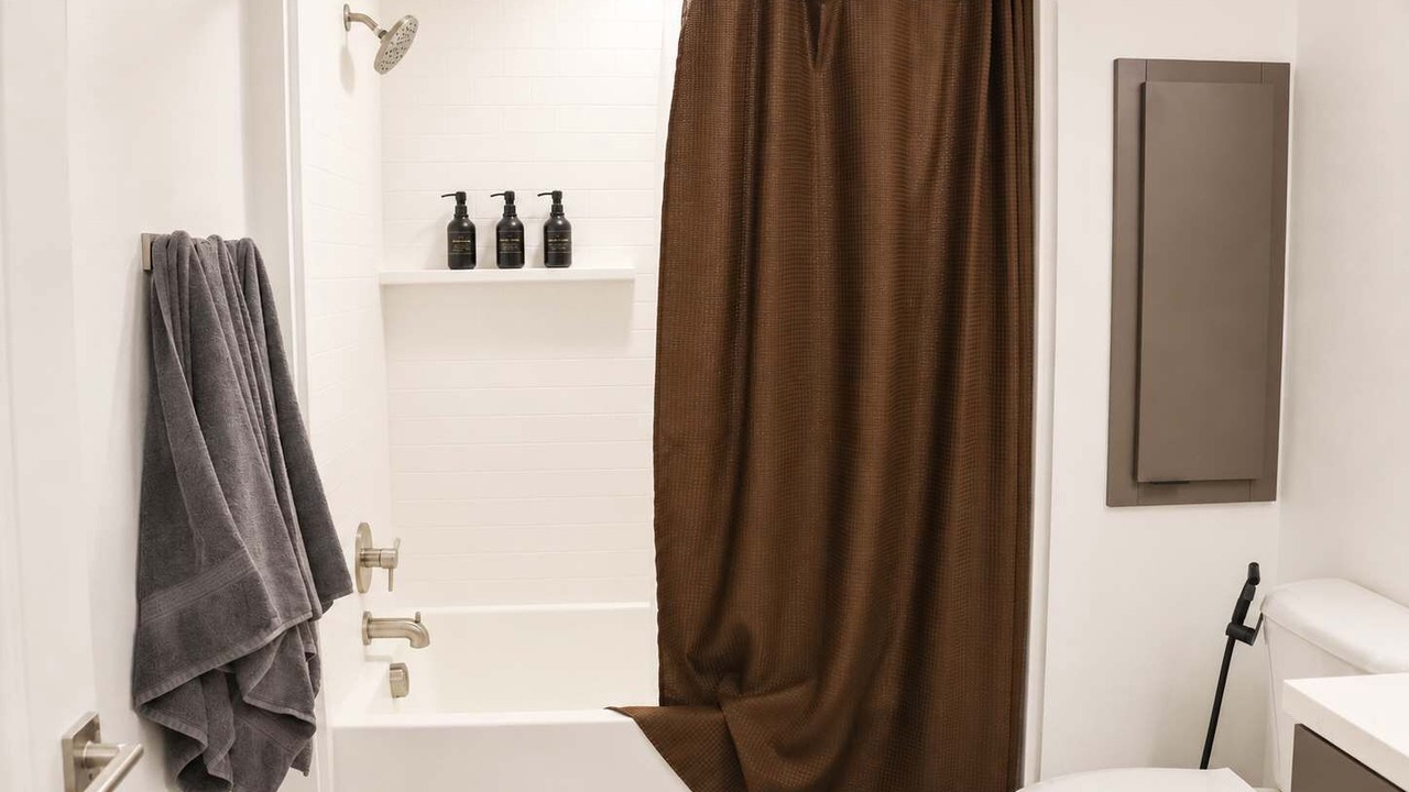 Photo of Bathroom in Lyon Street