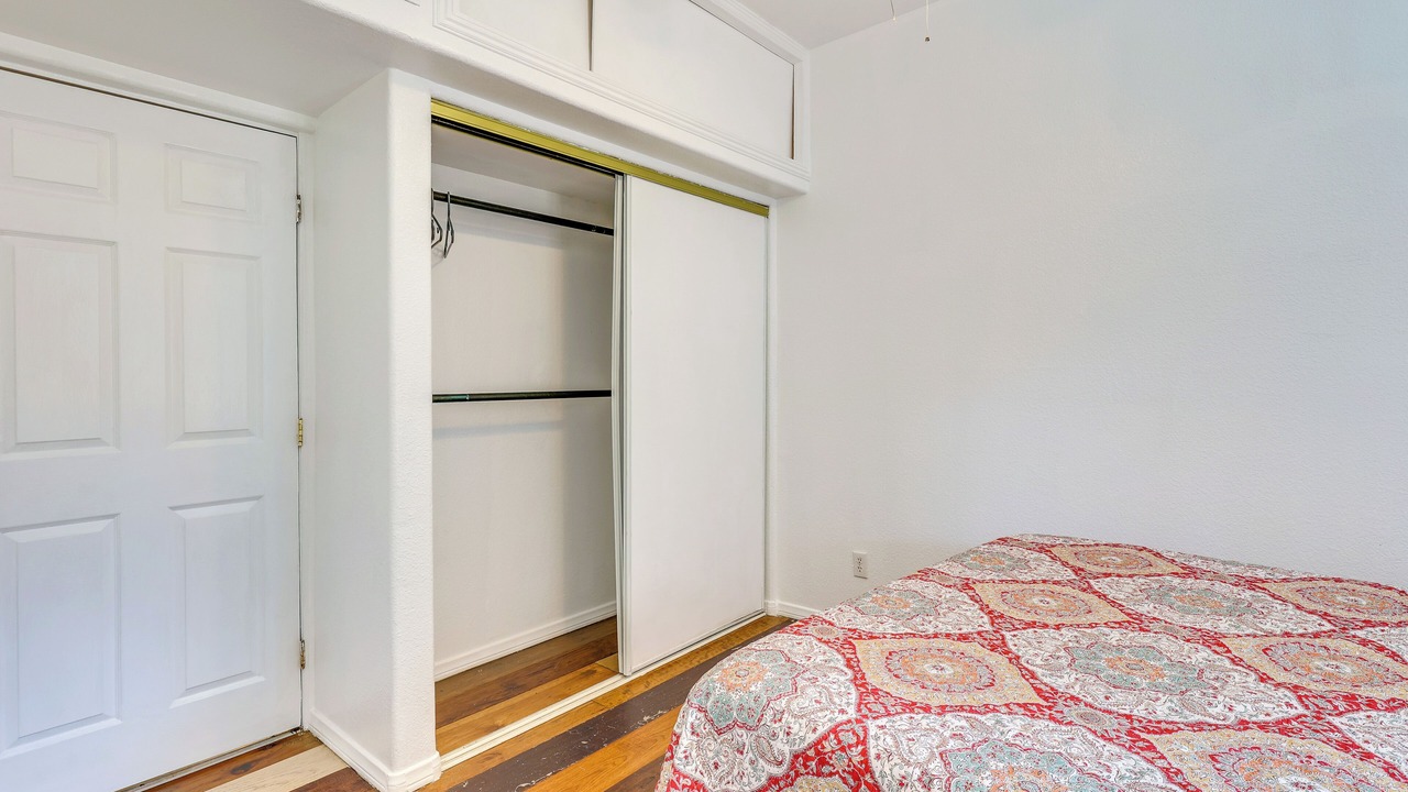 Photo of Bedroom in Lakeland Village