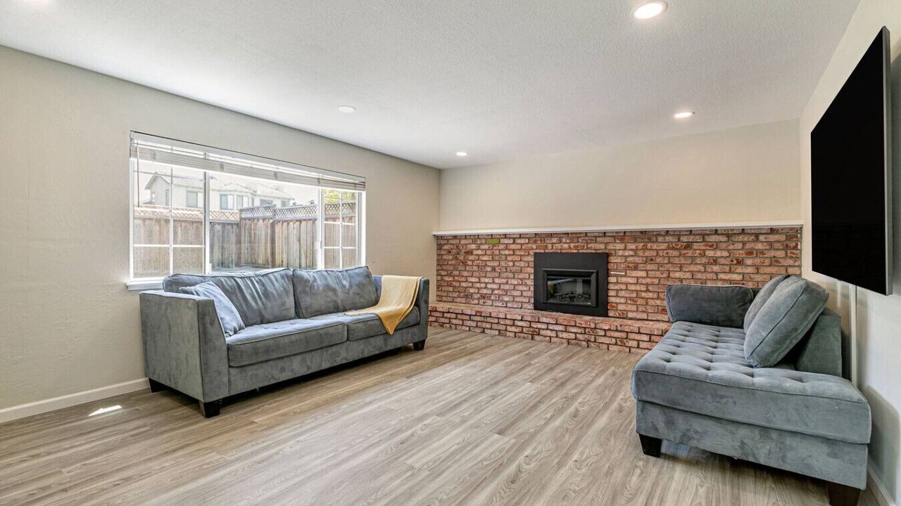 Photo of Livingroom in Waverly Park