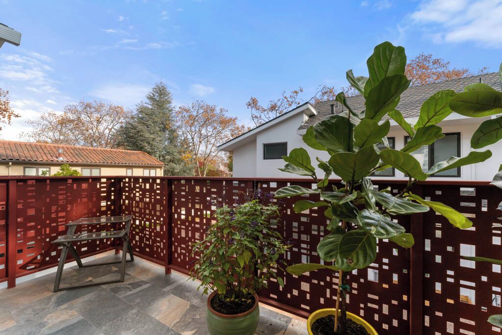 Photo of Patio Balcony in Old Mountain View