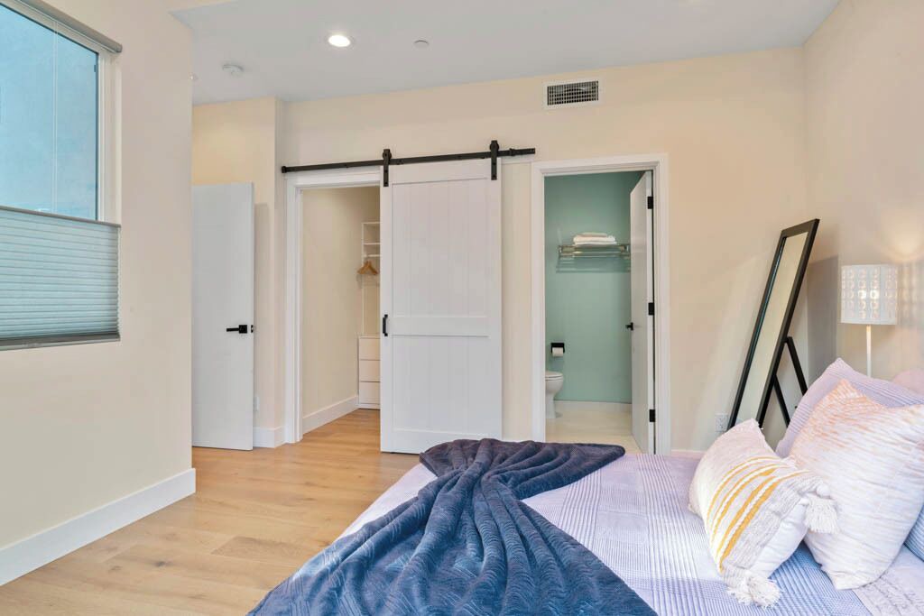 Photo of Bedroom in Old Mountain View