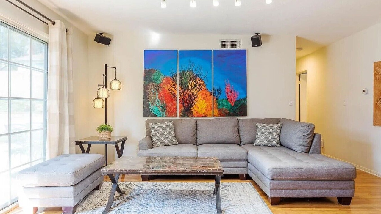 Photo of Livingroom in Porter Ranch