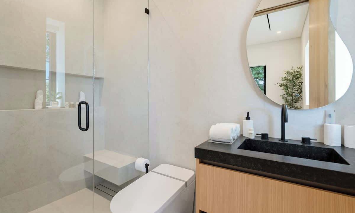 Photo of Bathroom in Valley Village