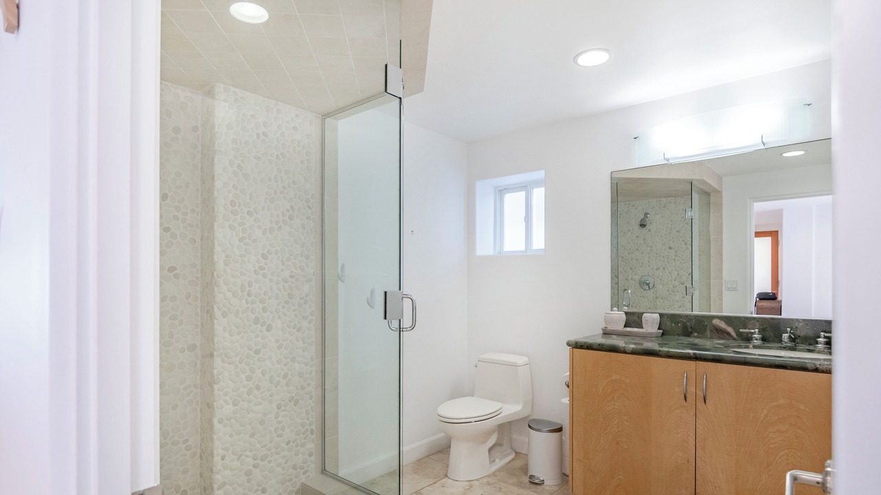 Photo of Bathroom in Hollywood Beach