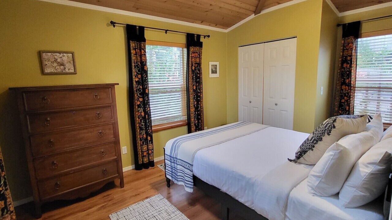 Photo of Bedroom in Arcata