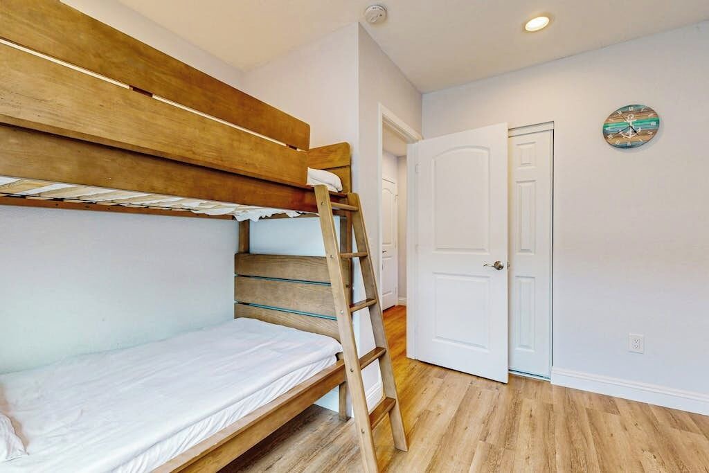 Photo of Bedroom in Santa Ana Heights