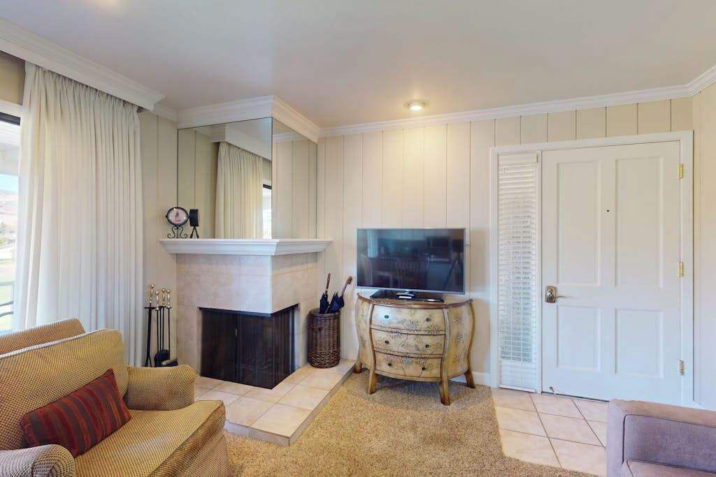 Photo of Livingroom in Napa