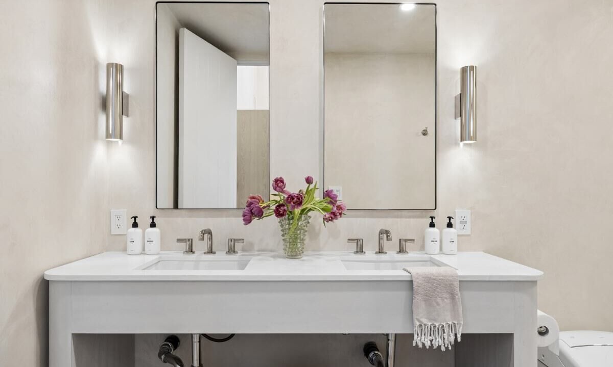 Photo of Bathroom in Oak Park