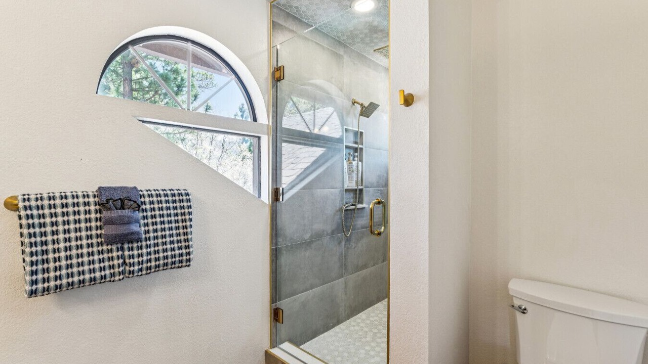 Photo of Bathroom in Upper Moonridge