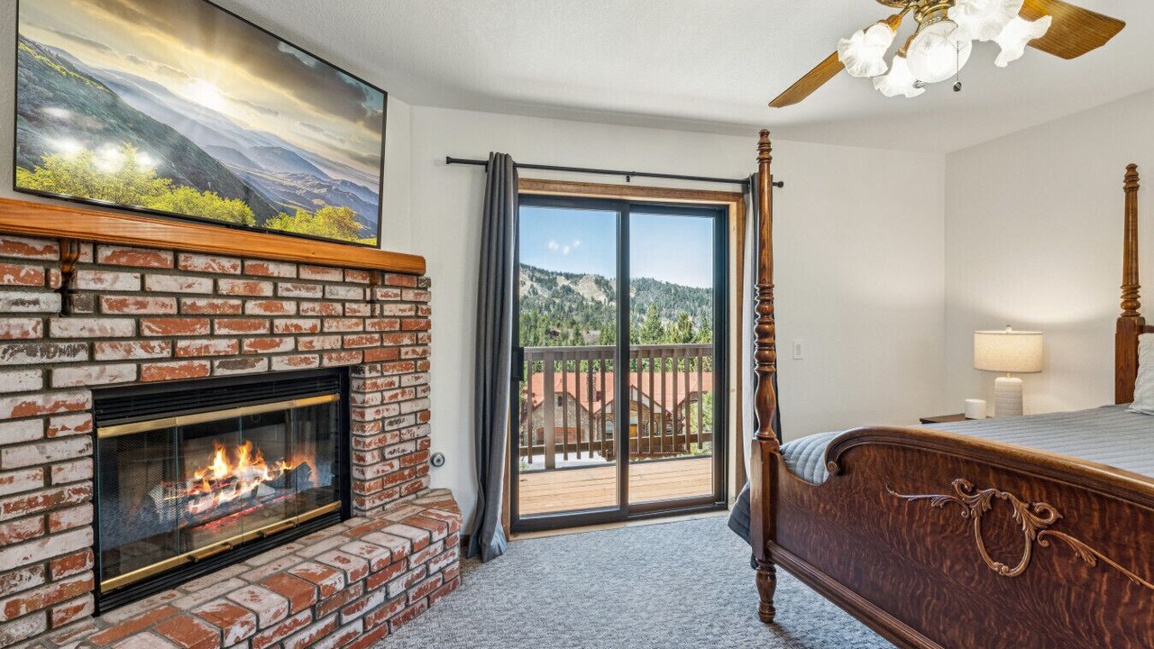 Photo of Livingroom in Upper Moonridge
