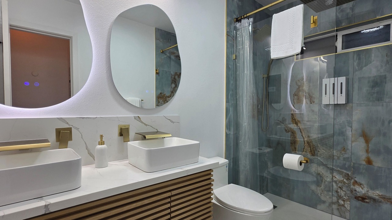 Photo of Bathroom in East Side Capistrano