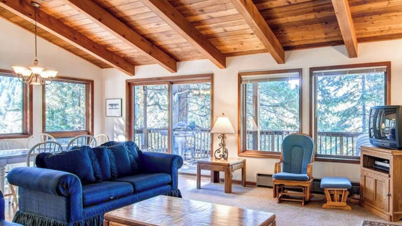 Photo of Livingroom in Yosemite West