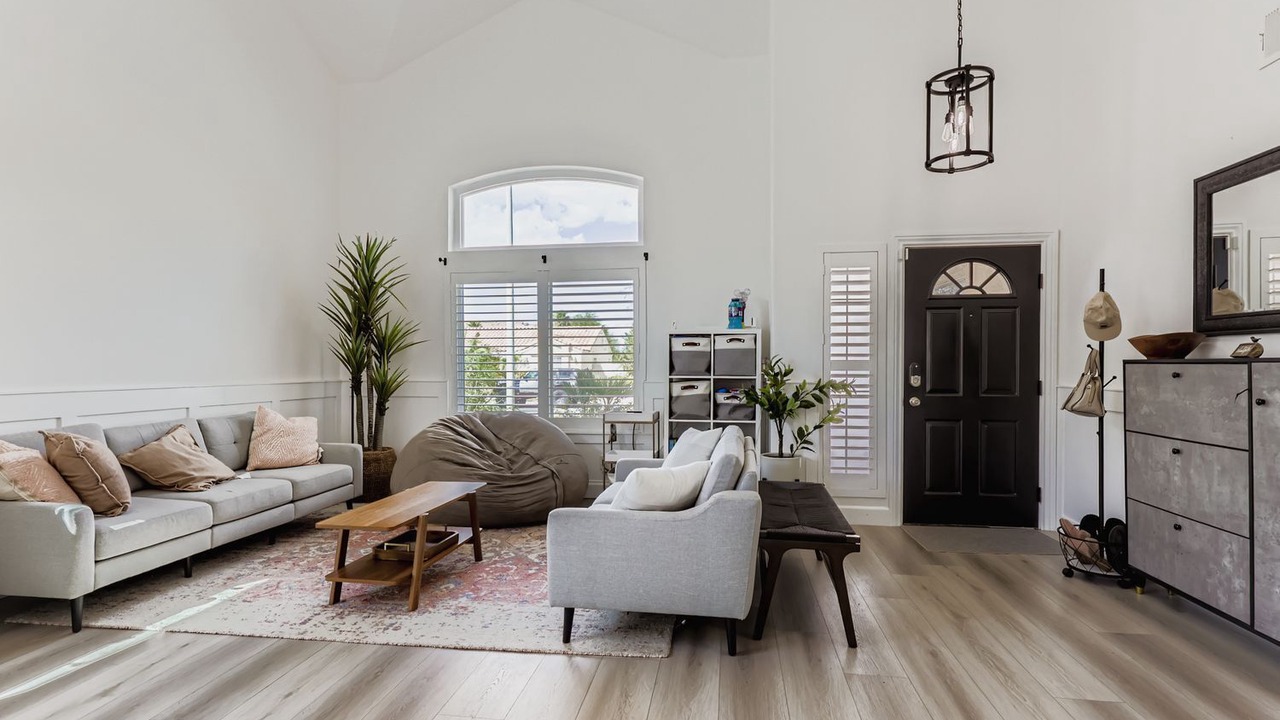 Photo of Livingroom in Green Valley North