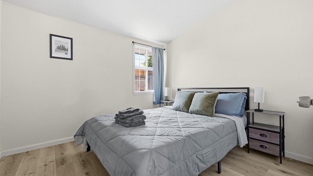 Photo of Bedroom in Tennyson - Alquire