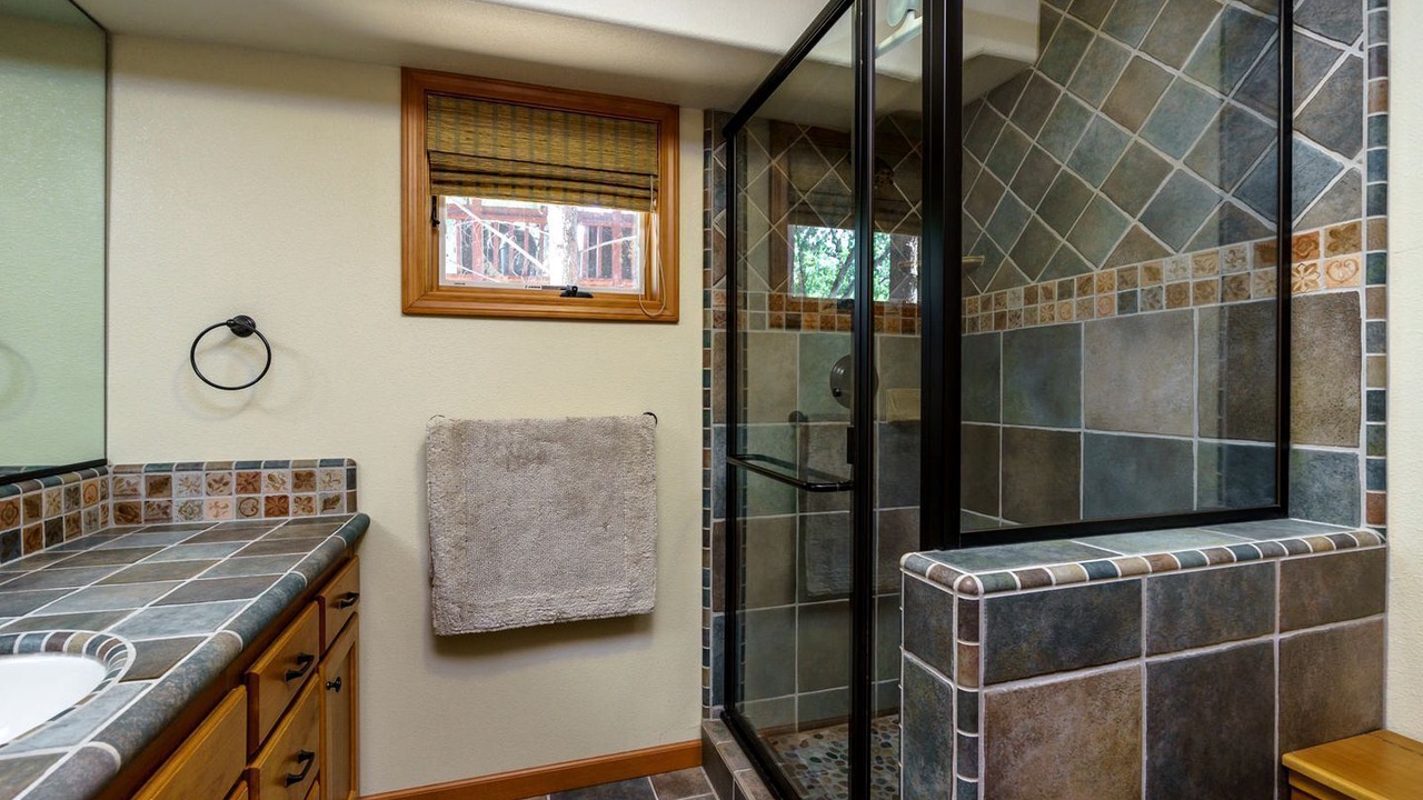 Photo of Bathroom in Groveland