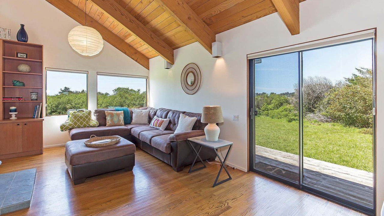 Photo of Livingroom in Sea Ranch