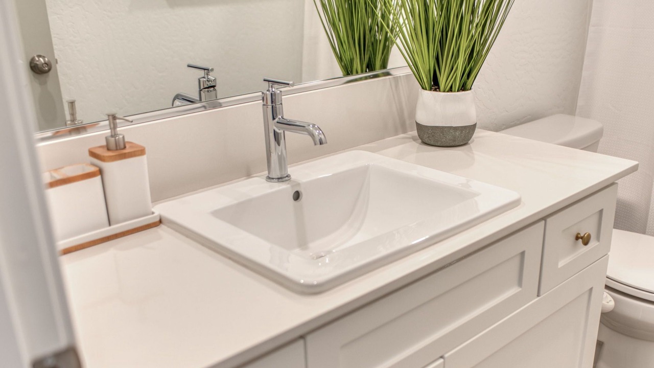 Photo of Bathroom in Raisin