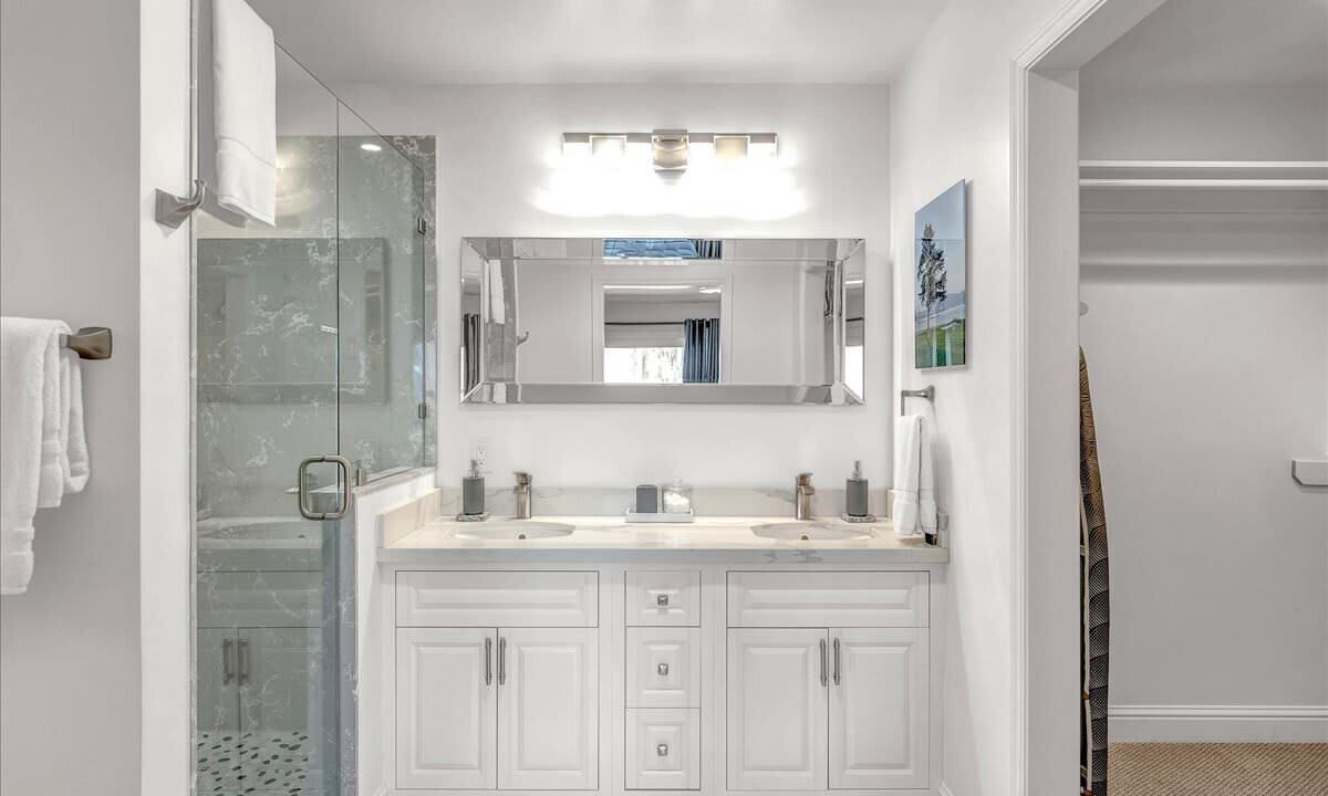 Photo of Bathroom in Del Monte Forest