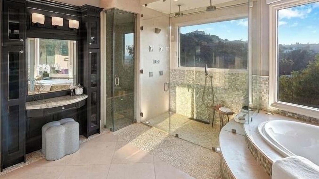 Photo of Bathroom in Sherman Oaks