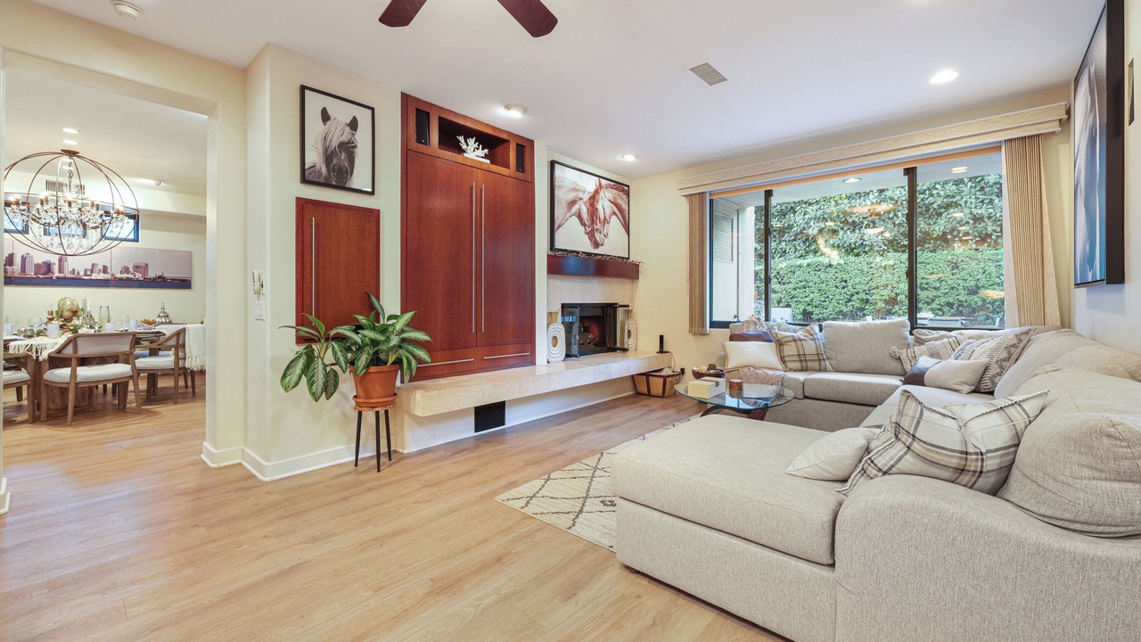 Photo of Livingroom in La Jolla Shores