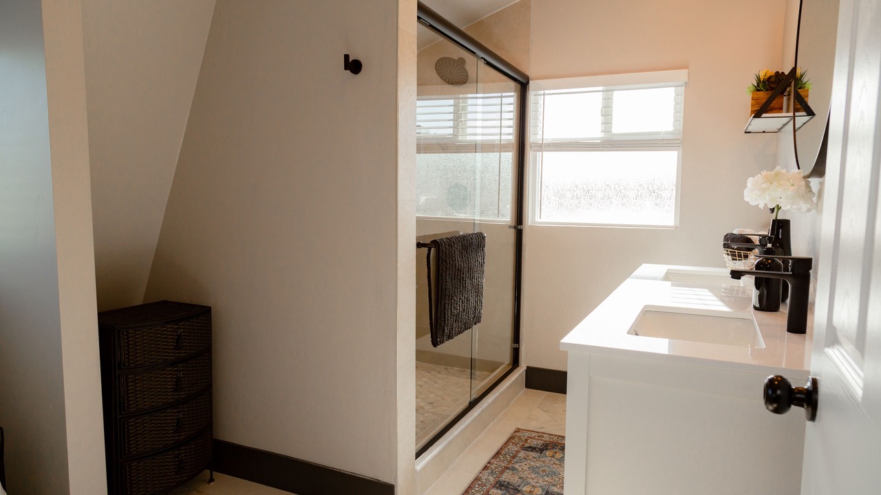 Photo of Bathroom in Rainbow CDP