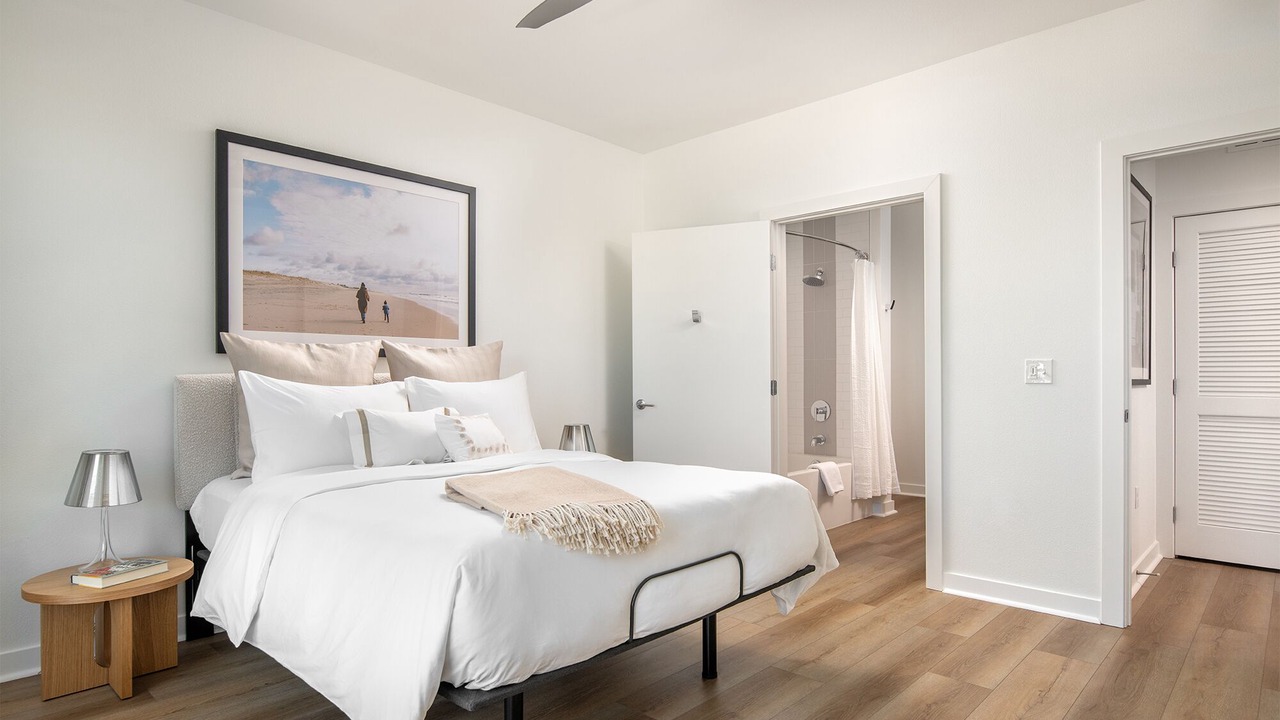 Photo of Bedroom in Enterprise