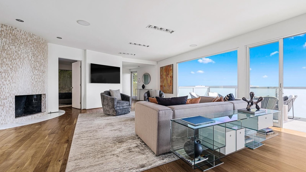 Photo of Livingroom in Hollywood Hills West