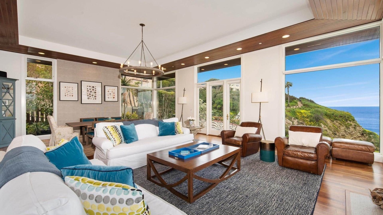Photo of Livingroom in Village of La Jolla