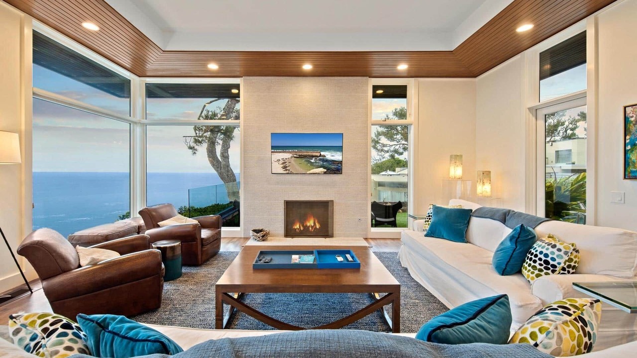 Photo of Livingroom in Village of La Jolla