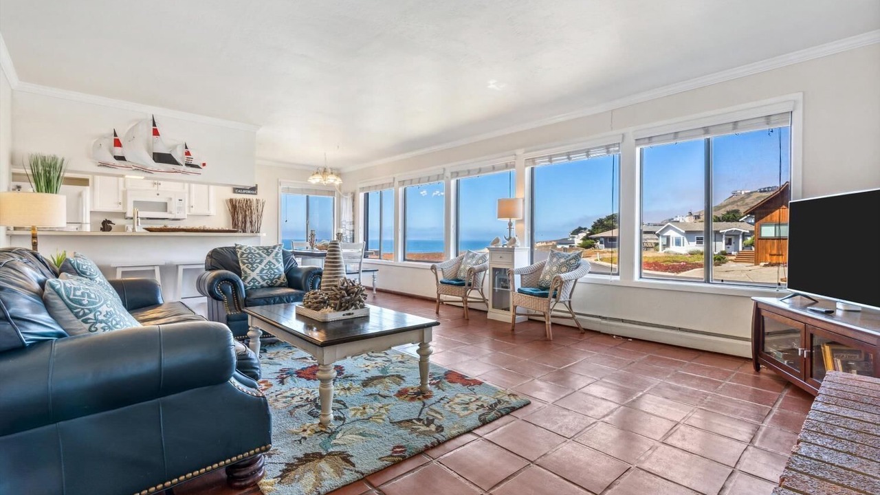 Photo of Livingroom in Dillon Beach