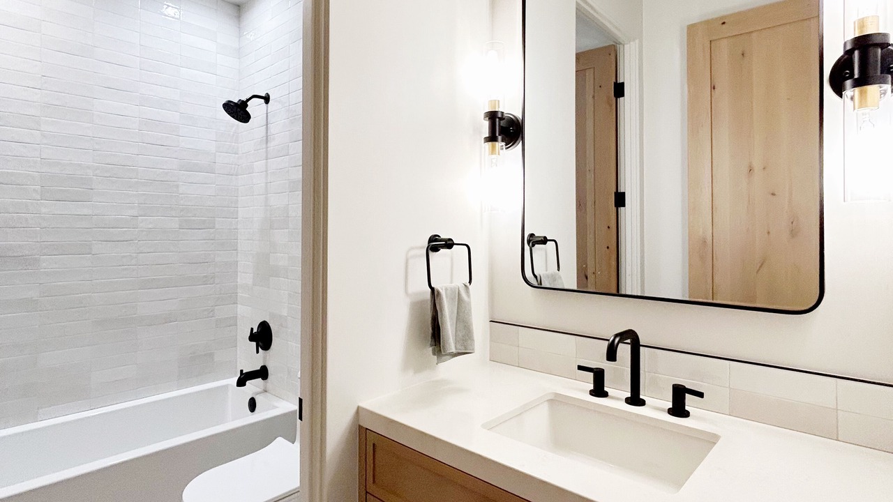 Photo of Bathroom in Serene Lakes