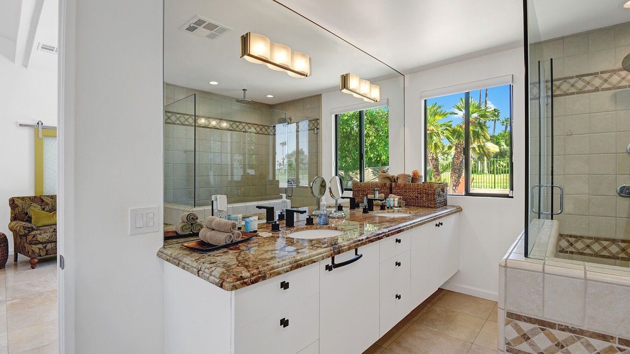 Photo of Bathroom in Canyon Corridor