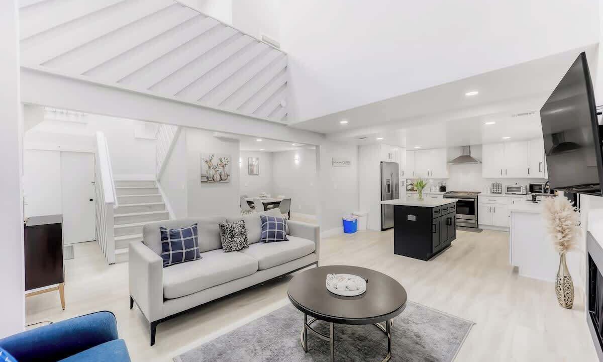 Photo of Livingroom in Menlo Park