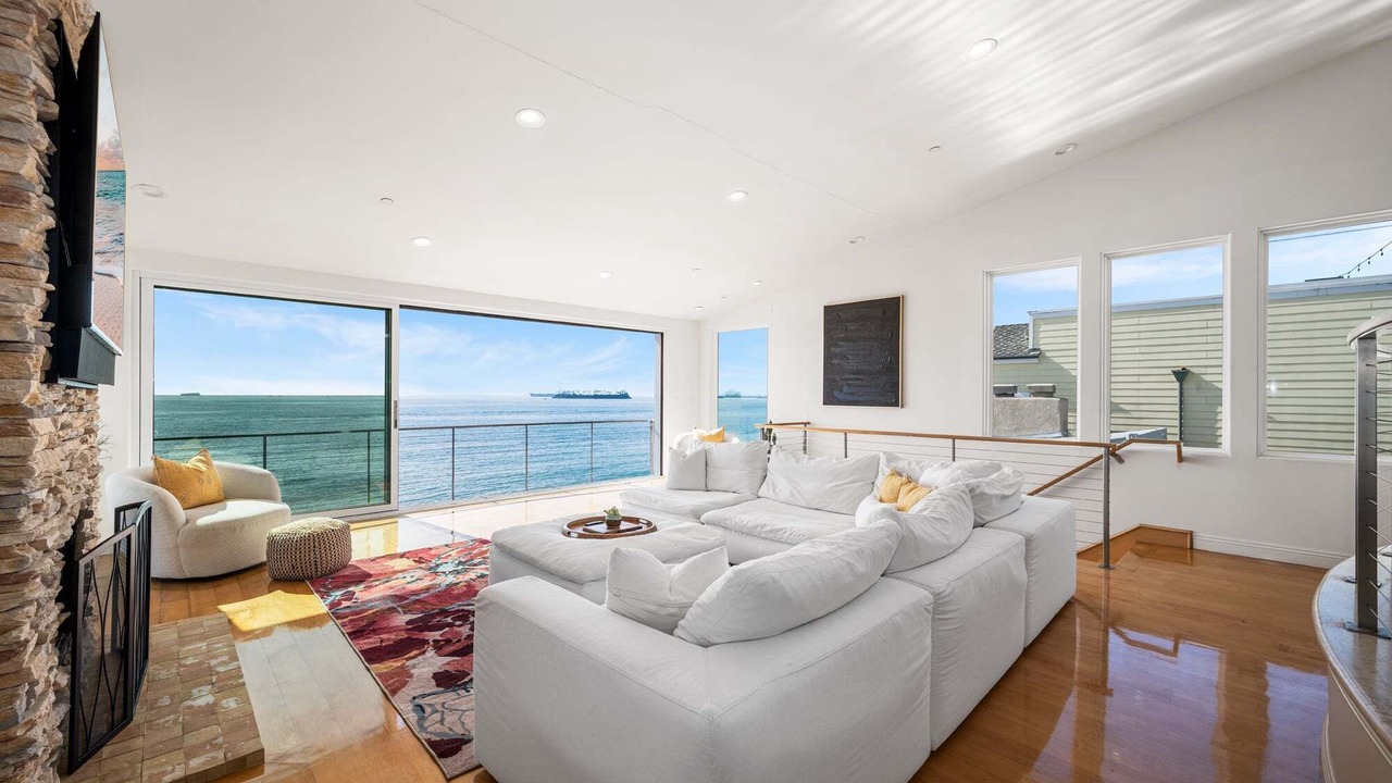 Photo of Livingroom in Peninsula