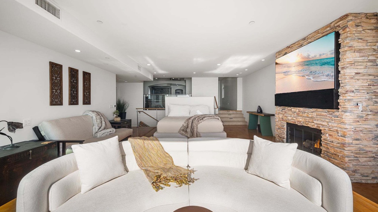 Photo of Livingroom in Peninsula
