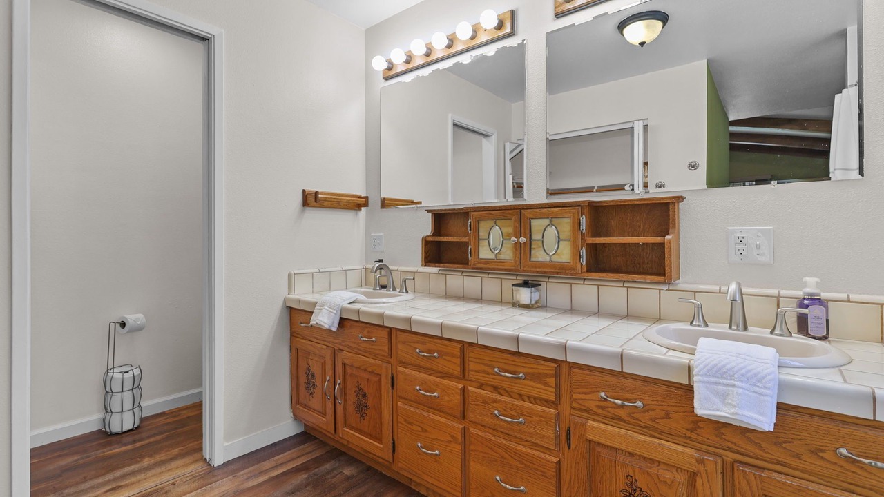 Photo of Bathroom in O'Brien