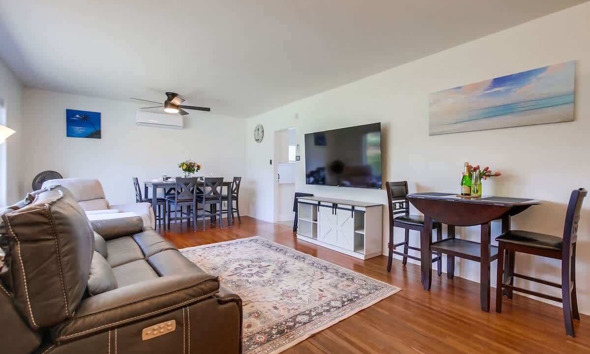 Photo of Livingroom in Pacific Beach
