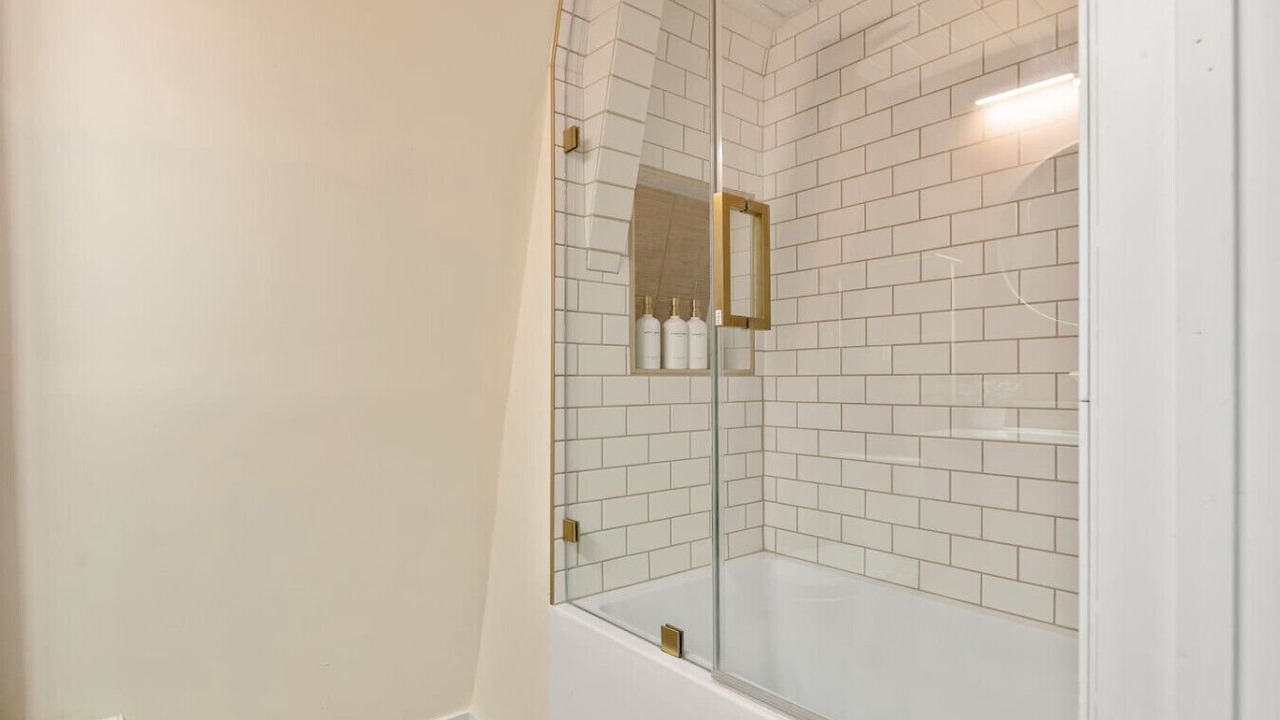 Photo of Bathroom in Summit Estates