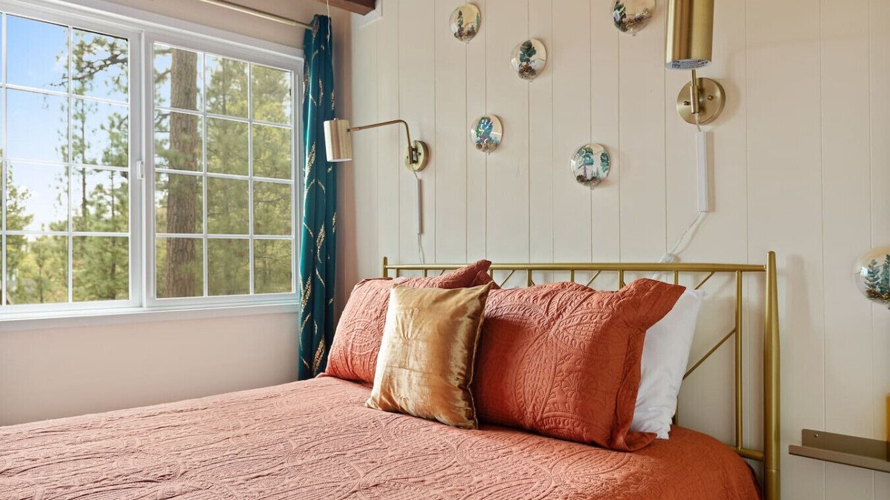 Photo of Bedroom in Summit Estates
