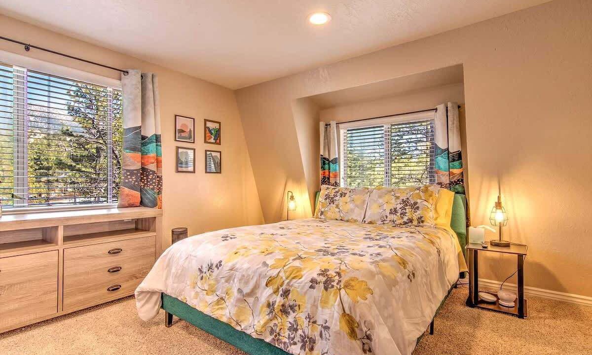 Photo of Bedroom in Pine Cove