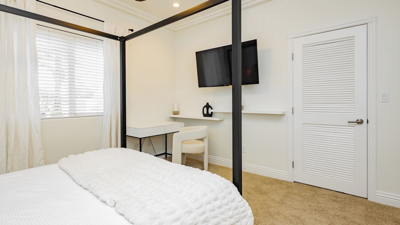 Photo of Bedroom in Enterprise