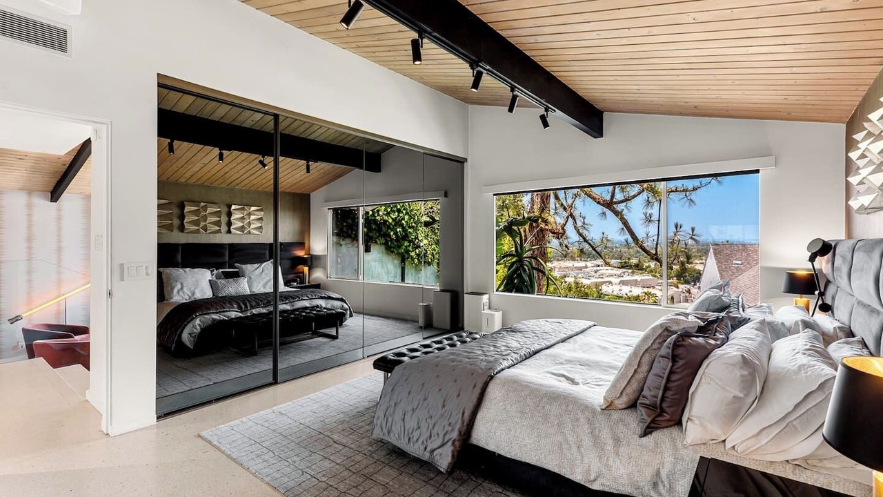 Photo of Bedroom in Studio City
