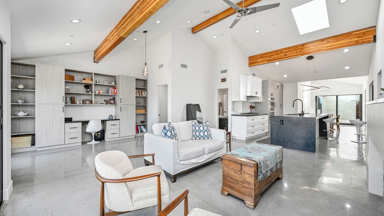 Photo of Livingroom in Corona del Mar