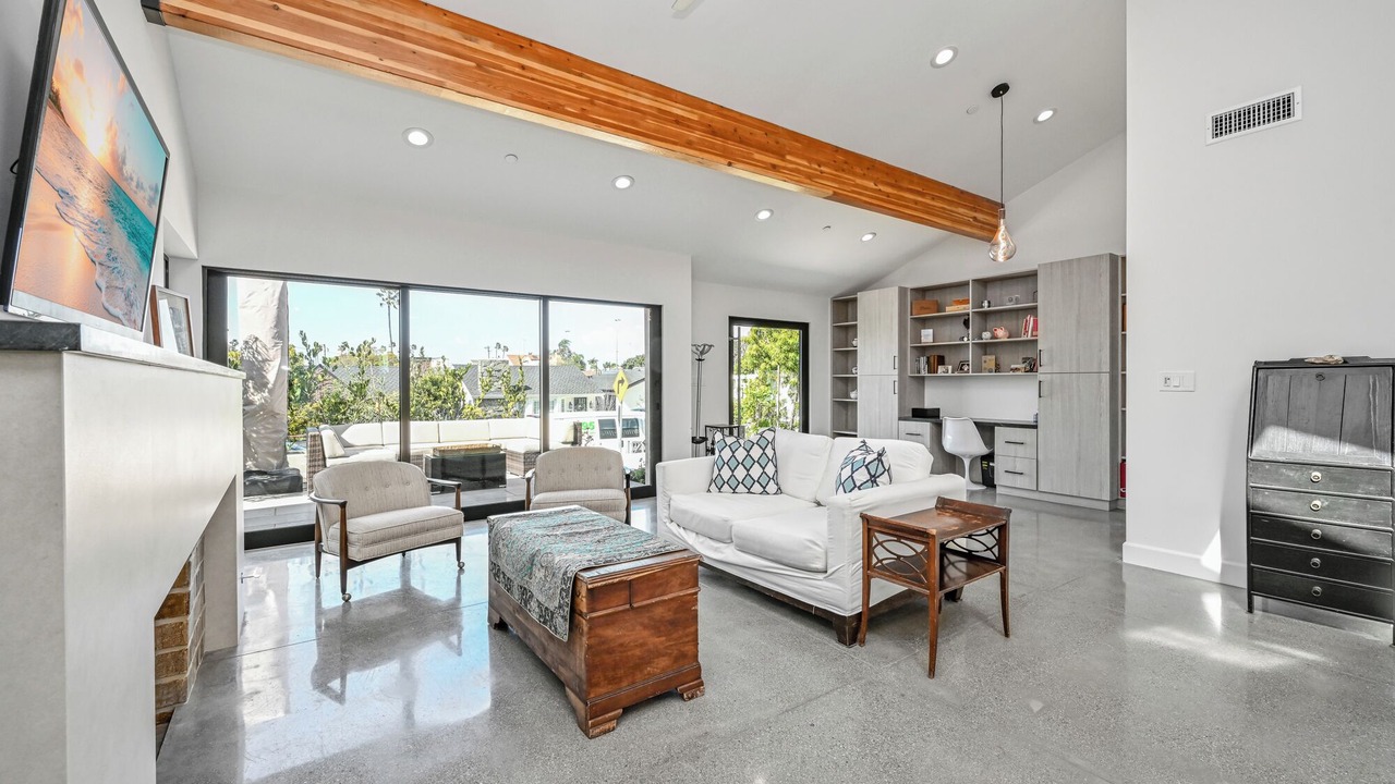 Photo of Livingroom in Corona del Mar