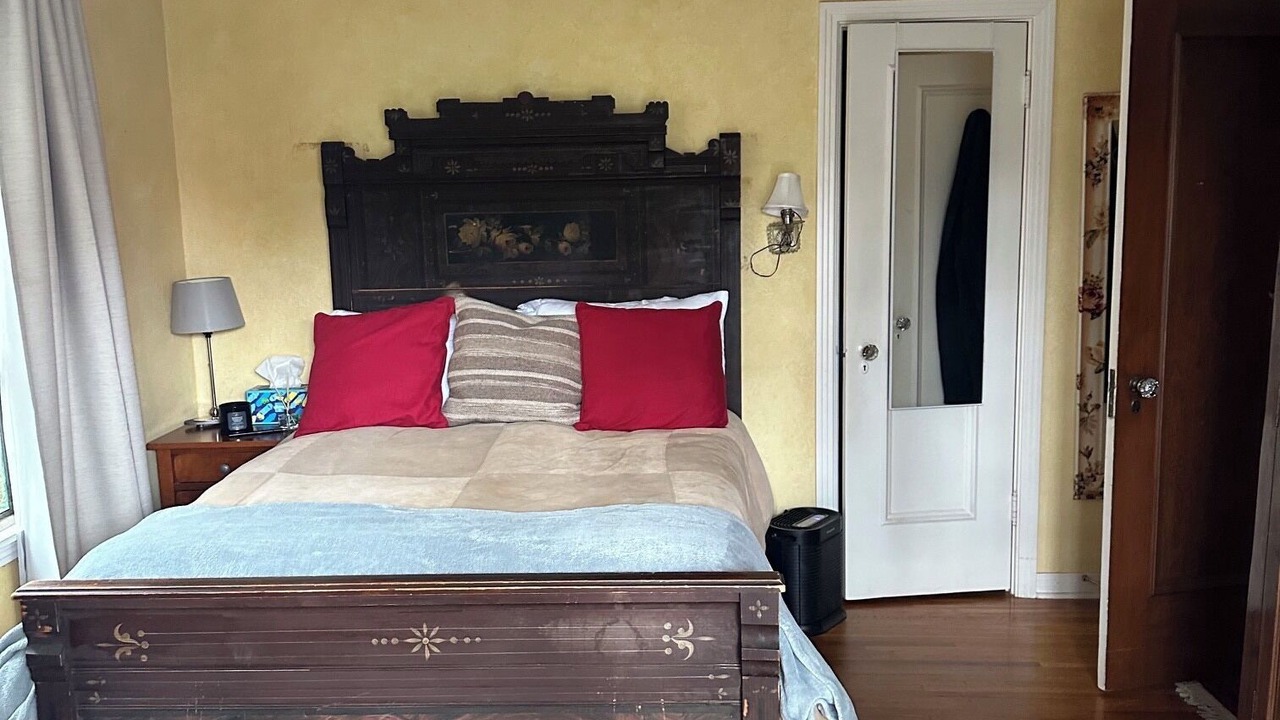 Photo of Bedroom in Pasadena