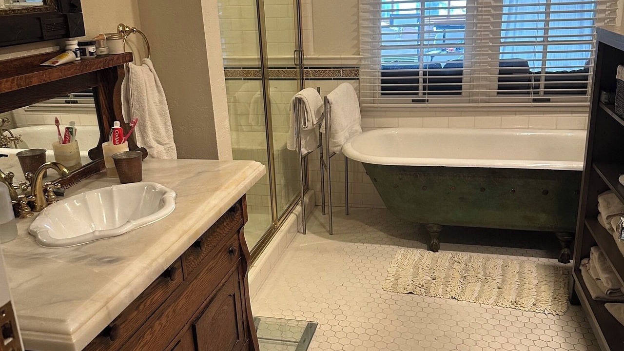Photo of Bathroom in Pasadena
