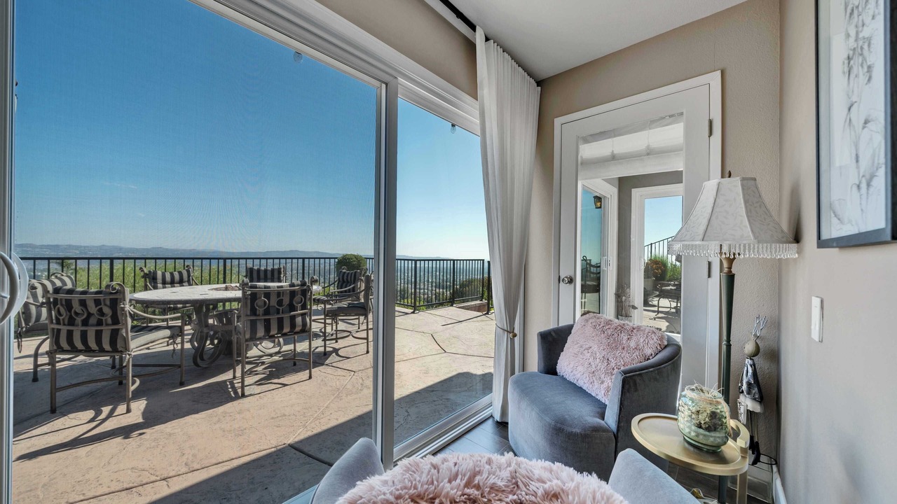 Photo of Livingroom in Yorba Linda