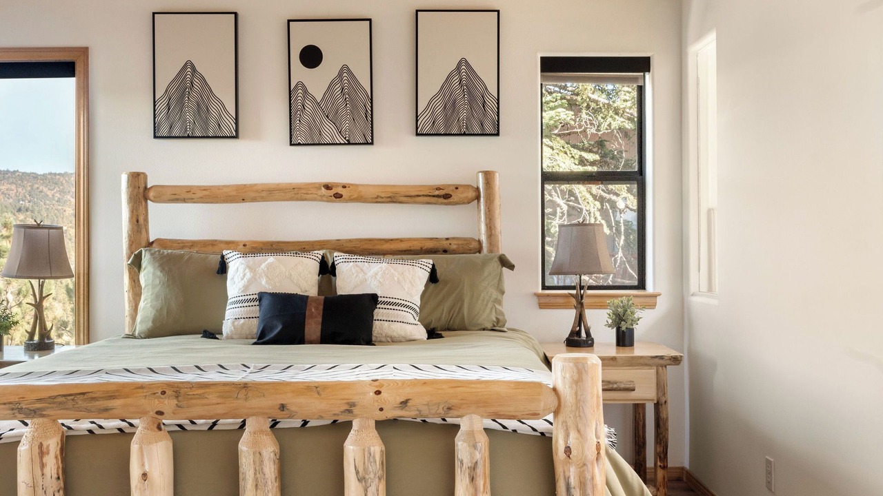 Photo of Bedroom in Running Springs