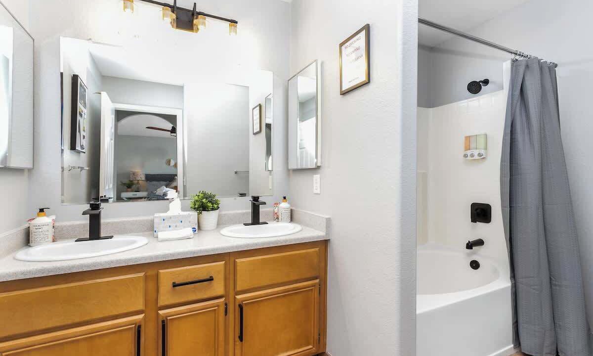 Photo of Bathroom in Rhodes Ranch